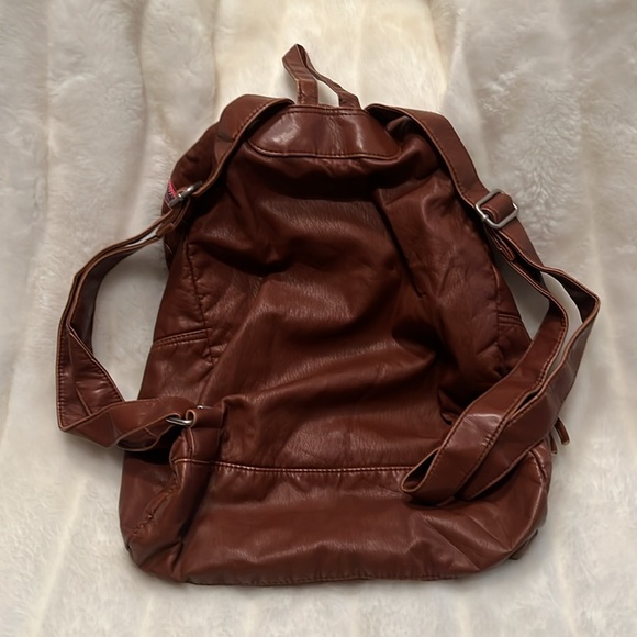 Saddle Brown Backpack 🎒 with Hot pink zipper. - Picture 3 of 5